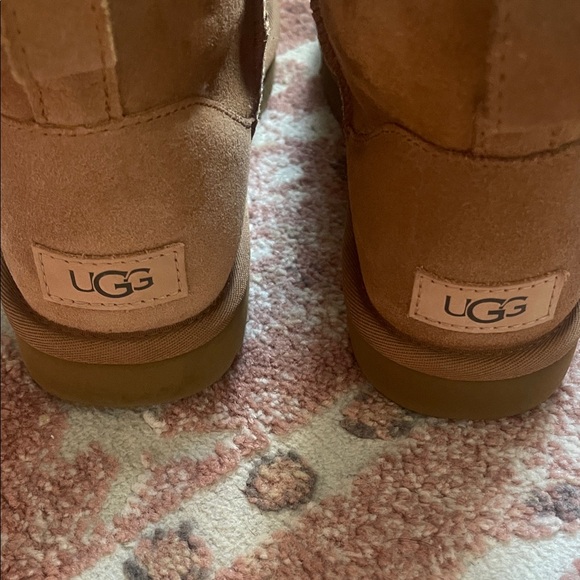 UGG Tan Winter Boots - Picture 4 of 4